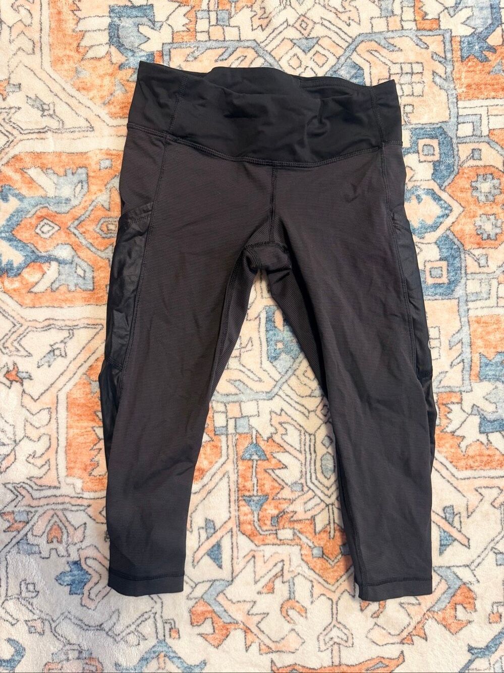 Lululemon Black Mesh Paneled Cropped Leggings High Rise Yoga Pants Size 4